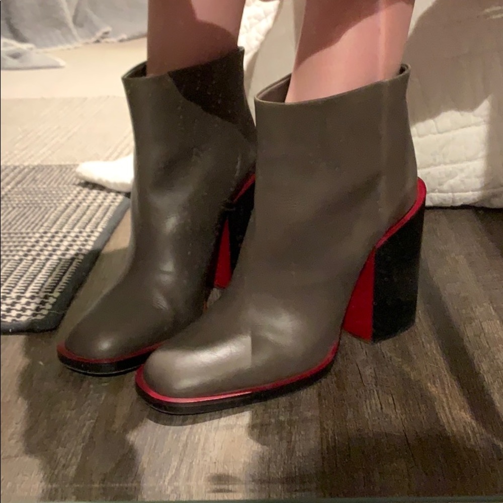 Block heeled boots